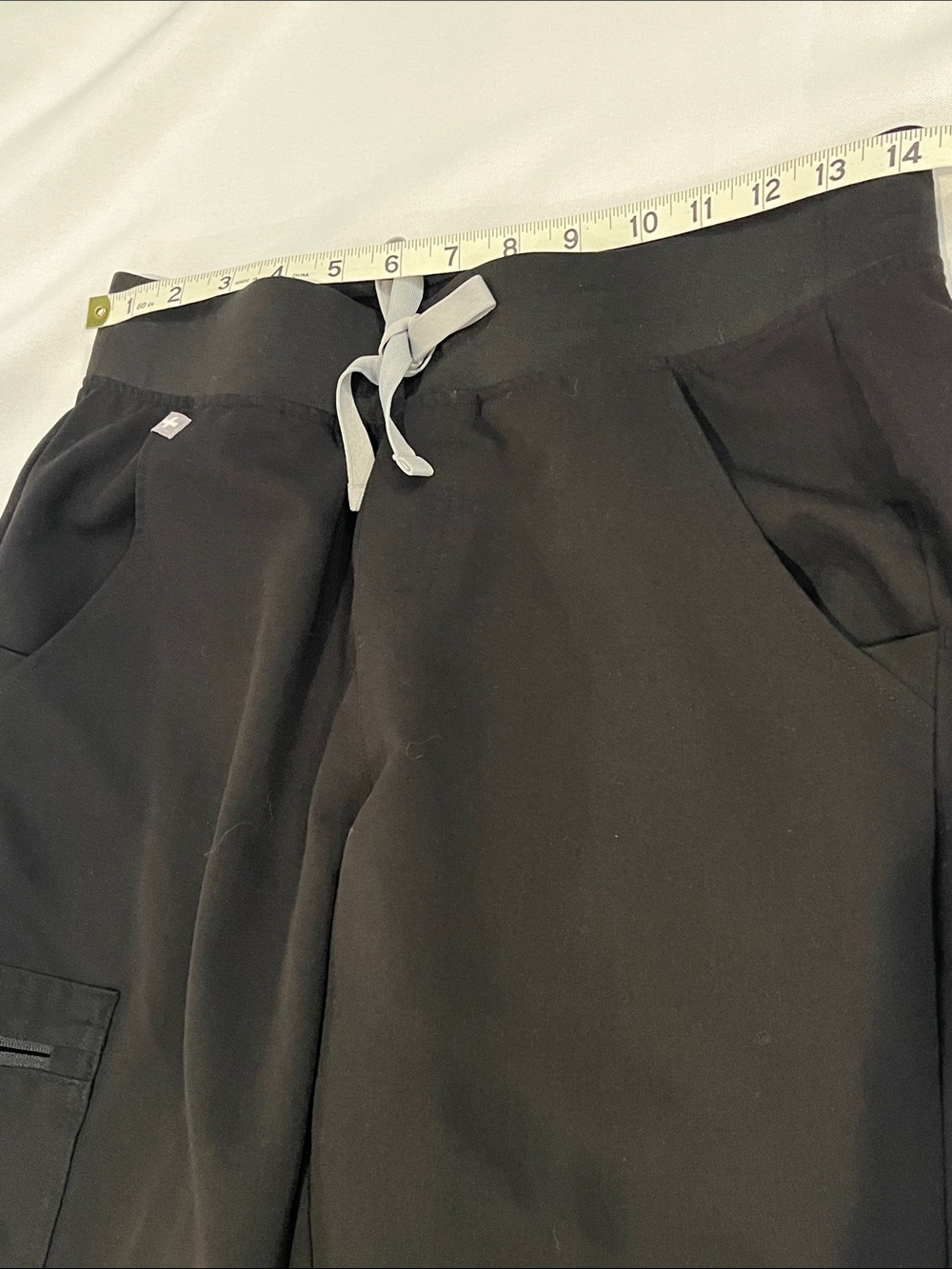 FIGS Black Scrub Jogger Pants with Light Gray Drawstring. Inside security pocket - Picture 3 of 11